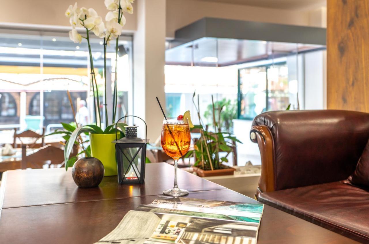 Paralia Beach Boutique Hotel エクステリア 写真